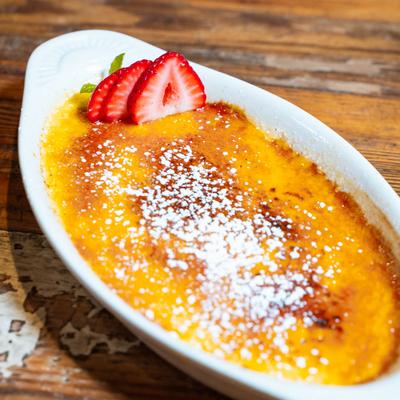 Tiramisu with strawberries