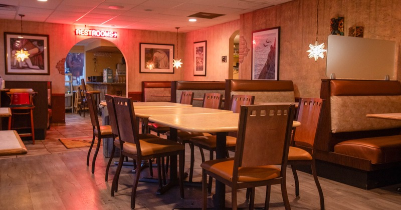 Interior, seating area with table and chairs