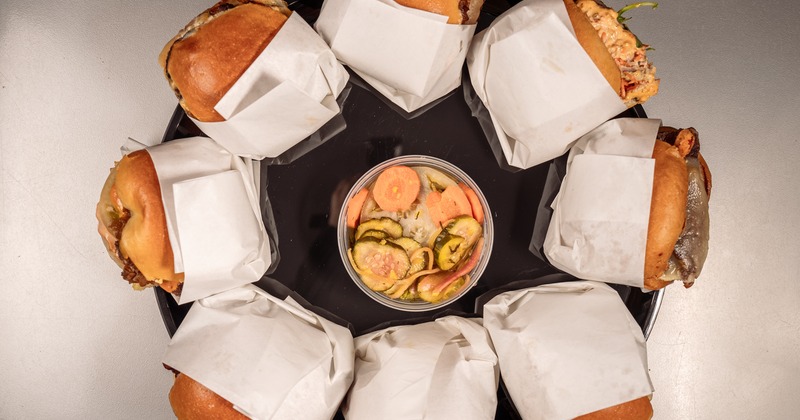 Sandwich trail, round top view