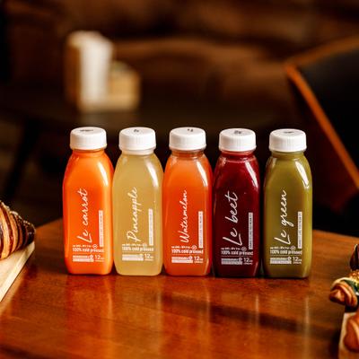 Various organic pressed juices.