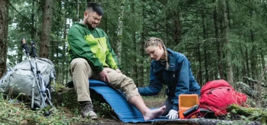 Bandages & Brews: FREE Wilderness First Aid Clinic event photo