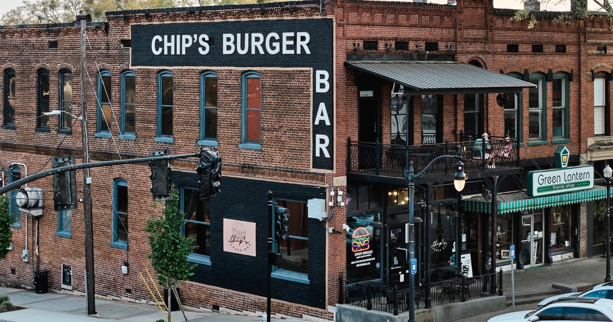 Exterior, side walk view to restaurant