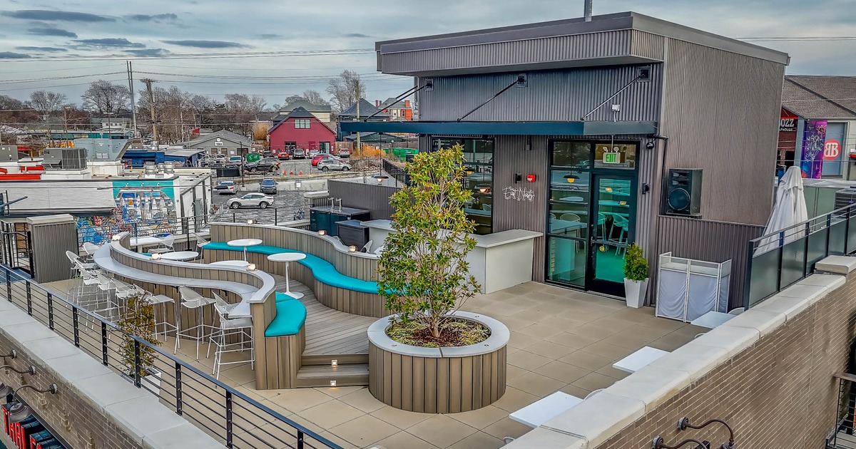 Restaurant rooftop