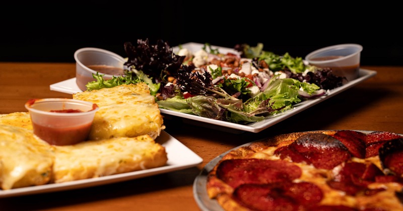 Garlic cheese bread, salad Oz, Pepperoni pizza