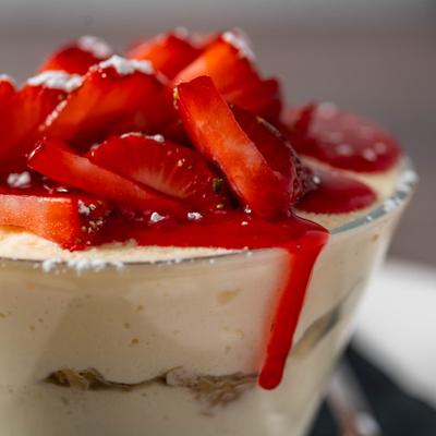 Tiramisu with strawberries.