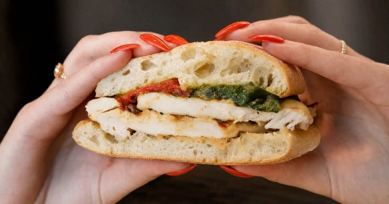 Grilled chicken sandwich with pesto