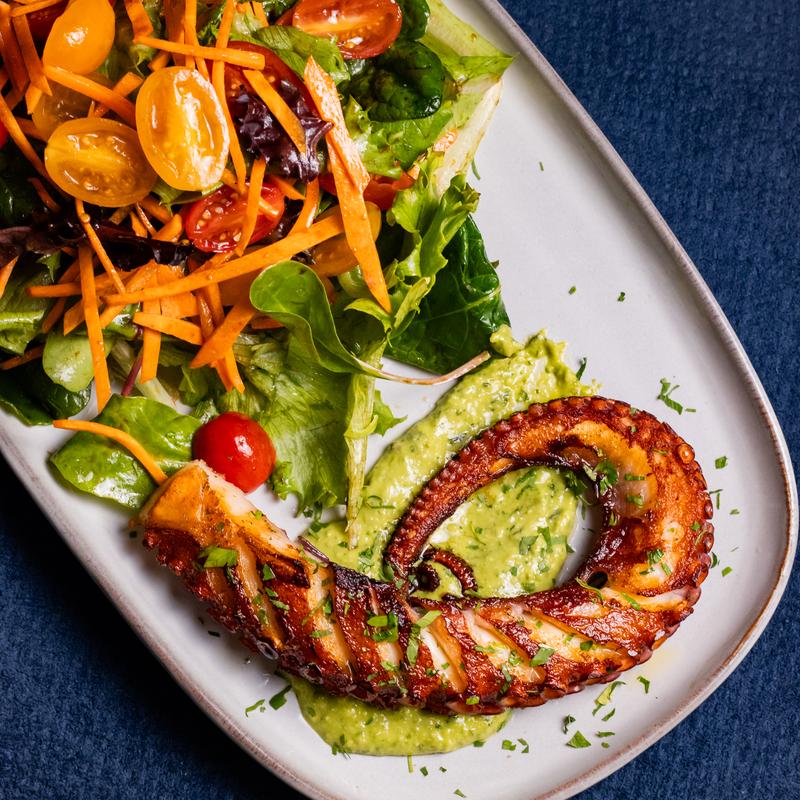 Polpo Alla Griglia Con Insalata photo