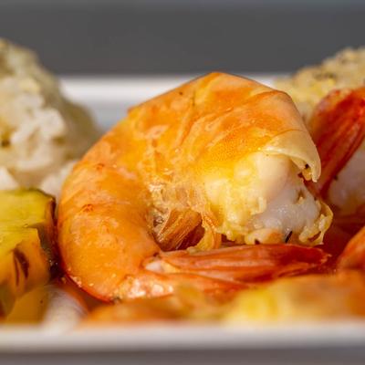Lemon pepper shrimp, close up.