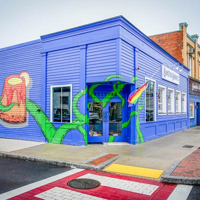 Exterior, view of the restaurant, wall graffiti.