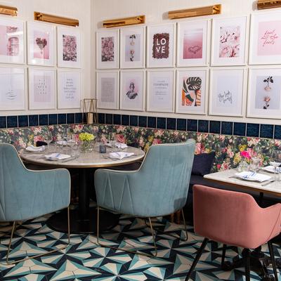 Balans gallery wall with fun art.