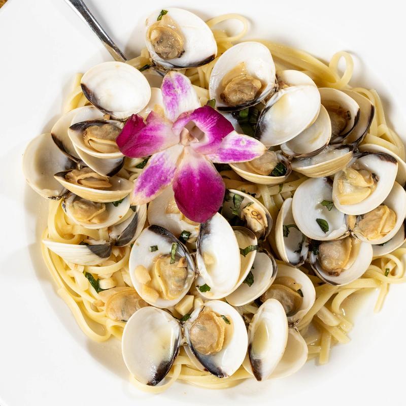 menu item 6 of 9, Linguini White Clam Sauce