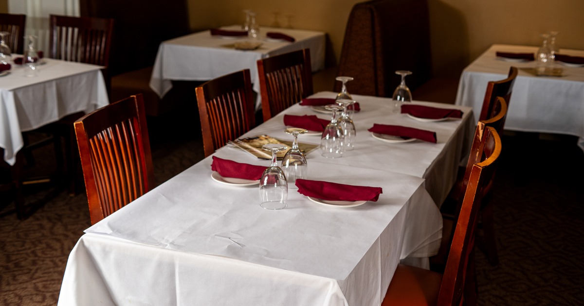 Diner room, table, chairs