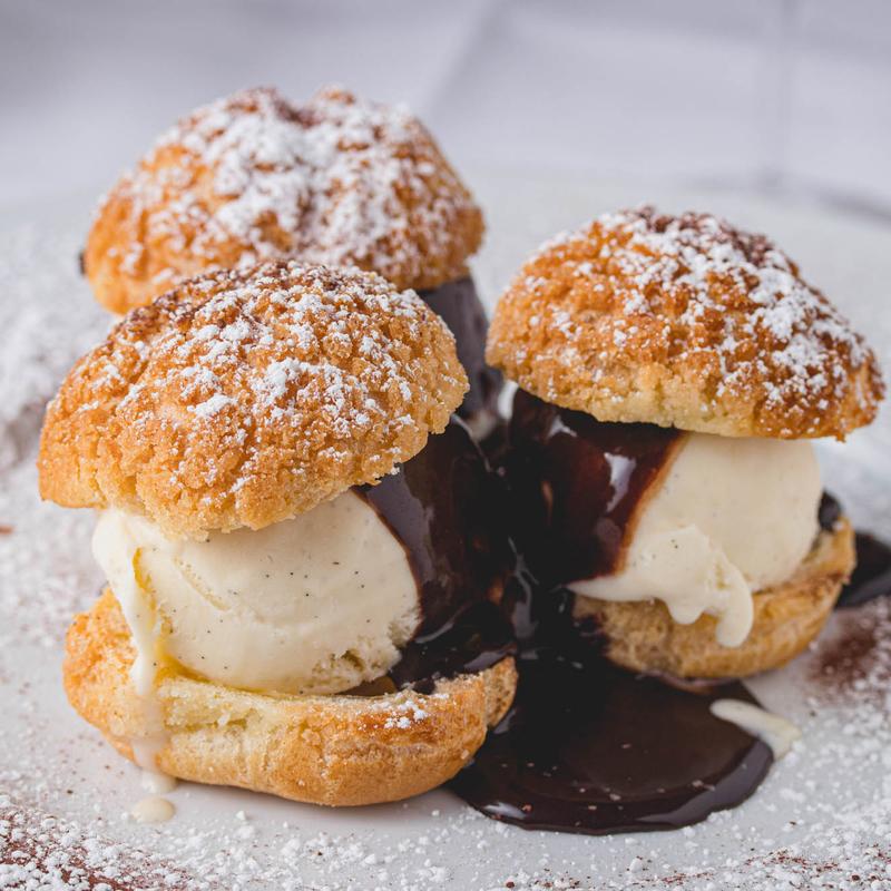 Profiteroles photo