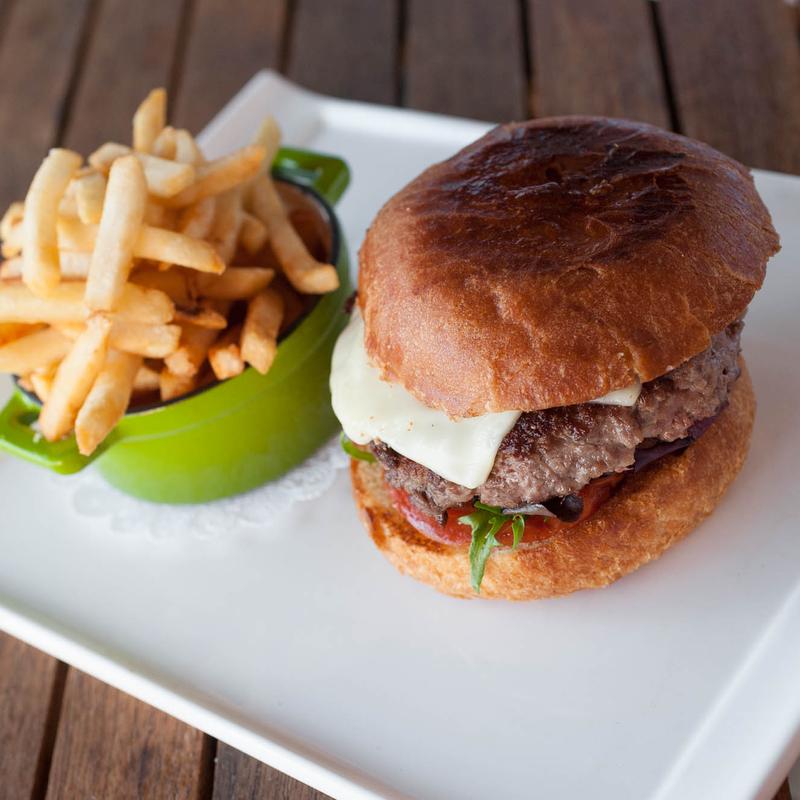 Hamburger Fait Maison* photo