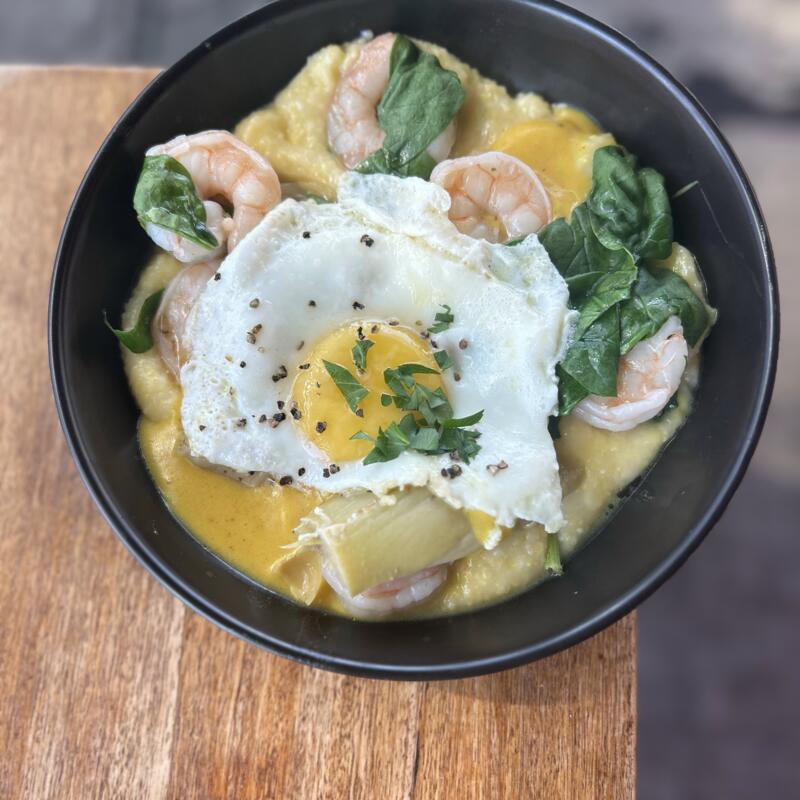 Shrimp & Grits Sardou photo