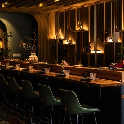 Diner area, table, chairs.