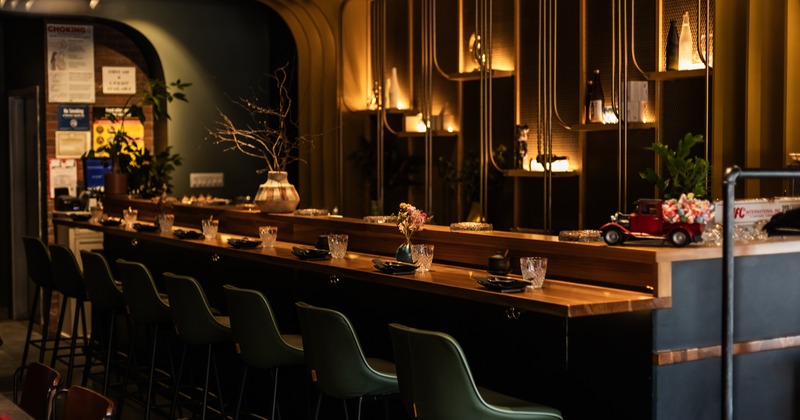 Diner area, table, chairs