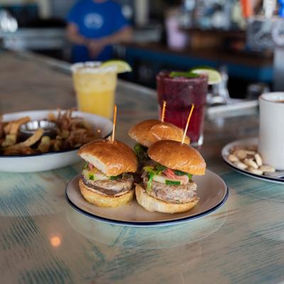 Tuna Sliders, food and drinks.
