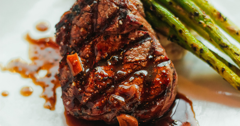 Grilled chicken with asparagus