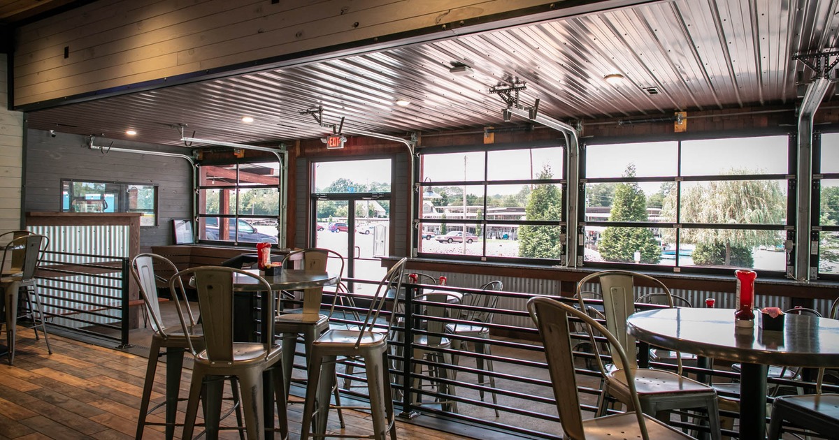 Interior, seating area on the elevated platform, high seating area on the ground level