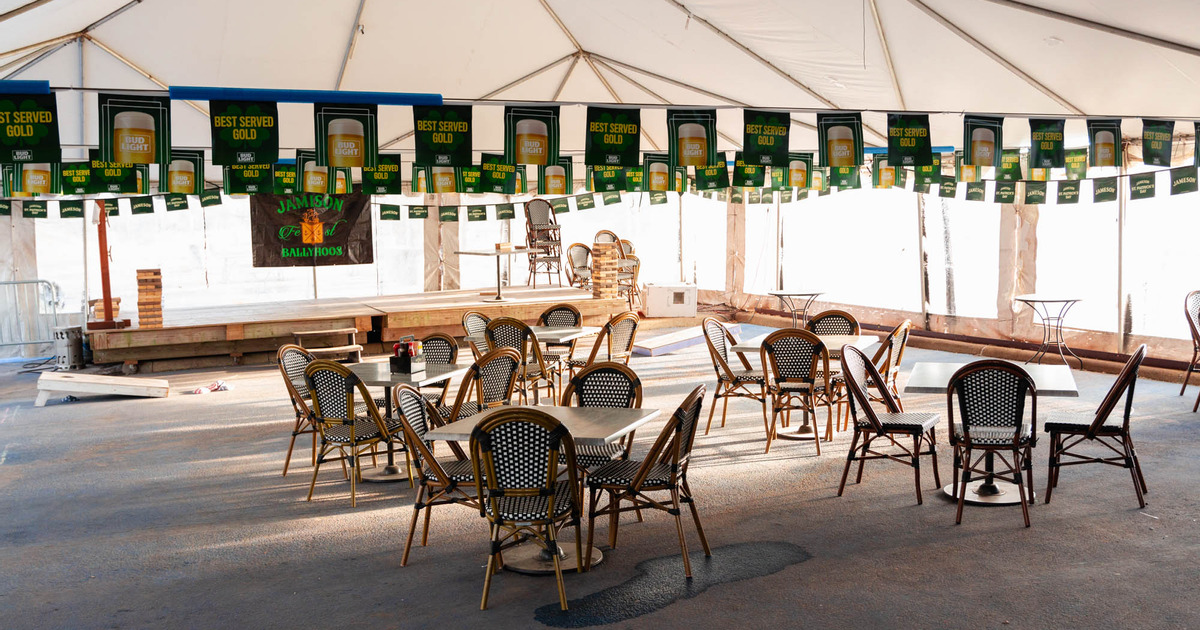 Exterior, tables ready for guests