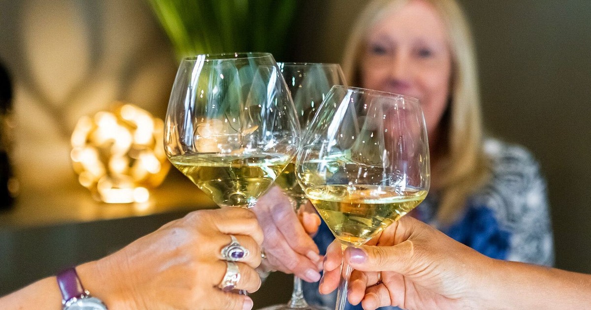 wine glasses cheering