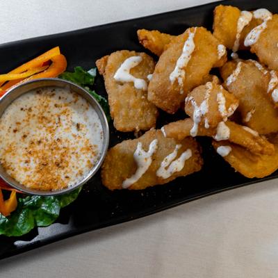 Fried onion petals, top view.