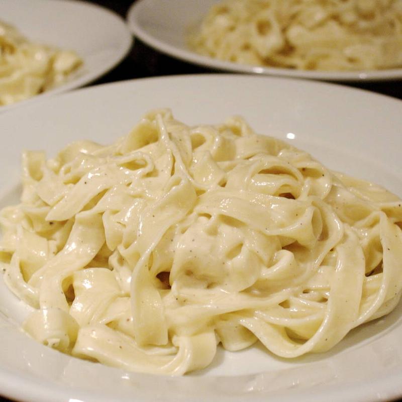 Fettuccine Alfredo photo