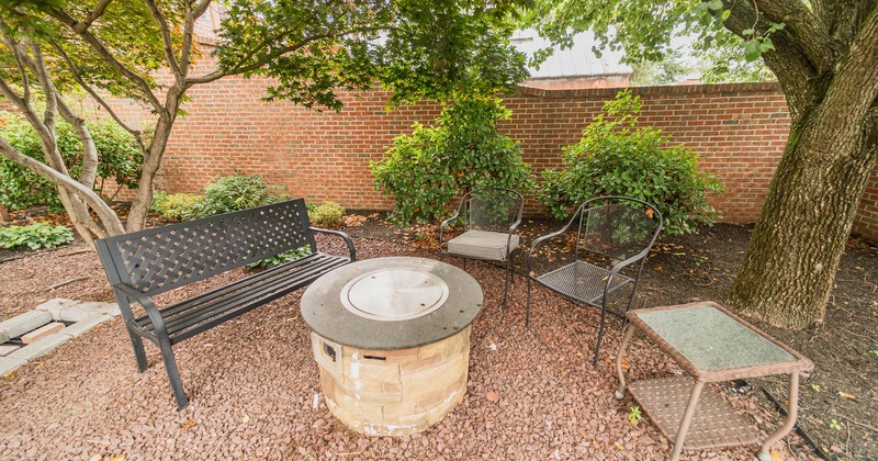 Exterior, seating place around firepit