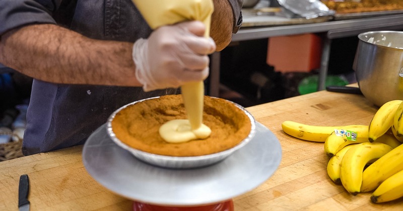 Making banana creme pie