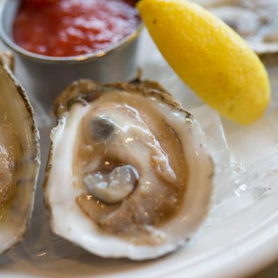 Fresh oysters.