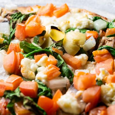 House pizza served with olive oil, feta, spinach, artichoke, tomato and onion, with or without bacon.