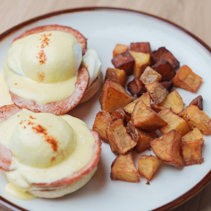 menu item 94 of 116, Eggs Benedict  -  Catupiry & Ham