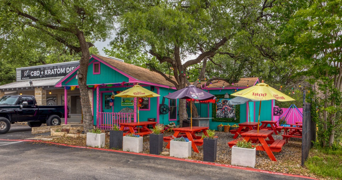 Patio Seating at S.A. Carlitos’s Way