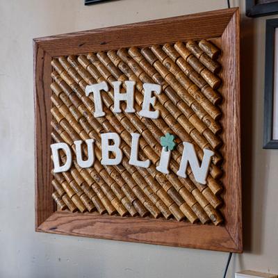 Restaurat's sign on the wall.