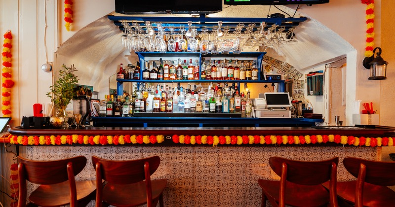 Interior, bar, drink rack behind