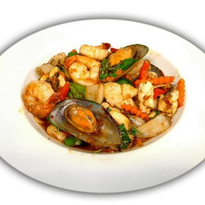 Seafood with carrots, onions, mushroom, bell pepper, and Thai basil in our special sauce.