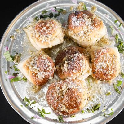 Garlic knots.