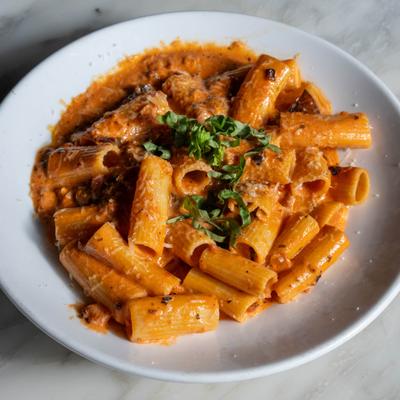 Spicy rigatoni vodka in the plate.