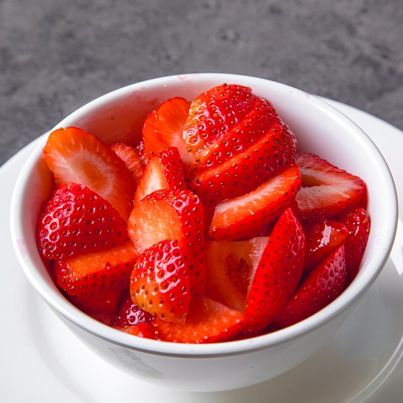 menu item 101 of 111, Fresh Strawberry Cup