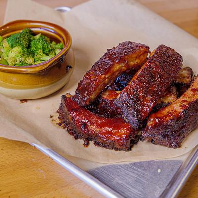 BBQ ribs with steamed broccoli on the side