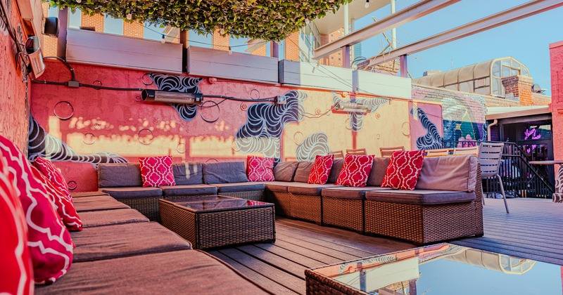 Exterior, rooftop leisure area