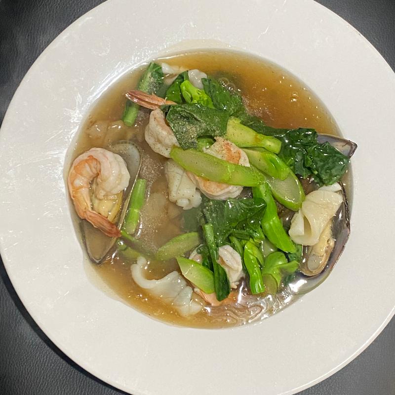 menu item 65 of 112, Seafood Lard Na Noodle