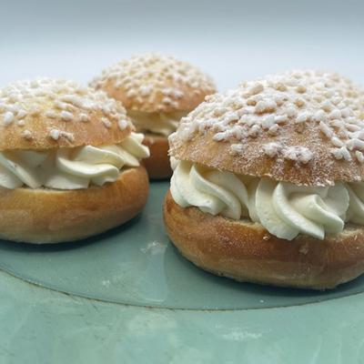 Pastry with cream filling.