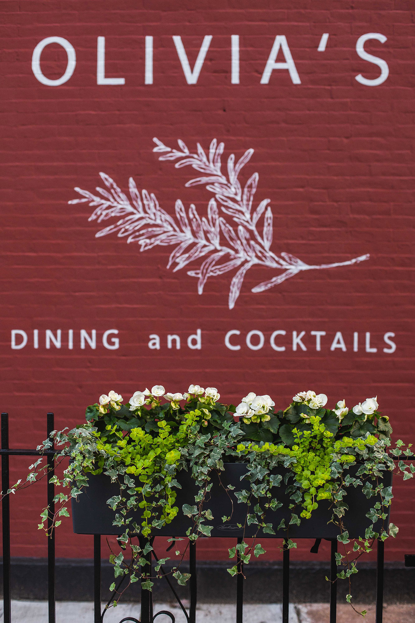 Exterior, restaurant logo