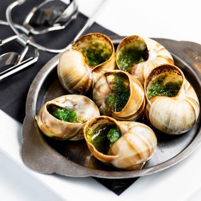 A plate of Escargot