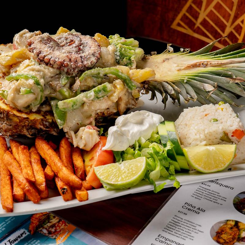 Piña Rellena Ala Crema photo