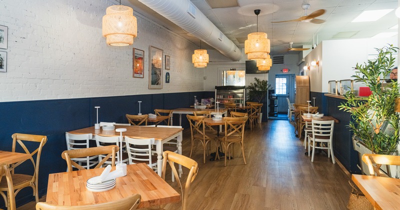 Spacious and cozy dining area