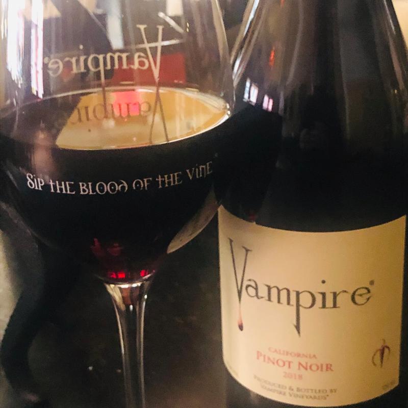 Vampire Pinot Noir photo