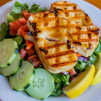 Grilled fish with vegetables